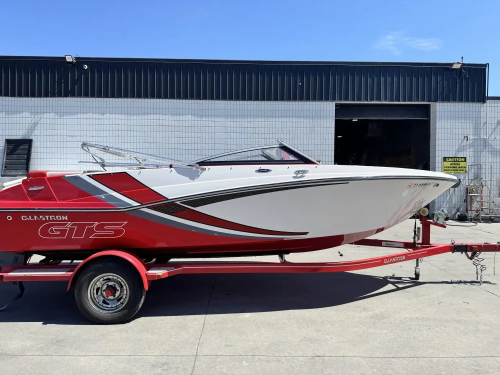 2016 Glastron GTS 205 bowrider